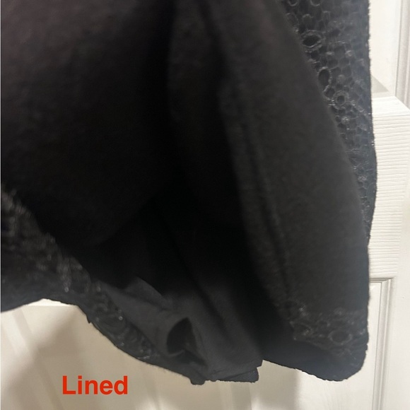 Banana Republic Women’s Black Floral Lace Lined Midi Dress Sz. 2 - Picture 3 of 6